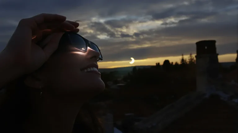 L’éclipse du siècle arrive et va plonger la France dans le noir : « On ne reverra pas ça »